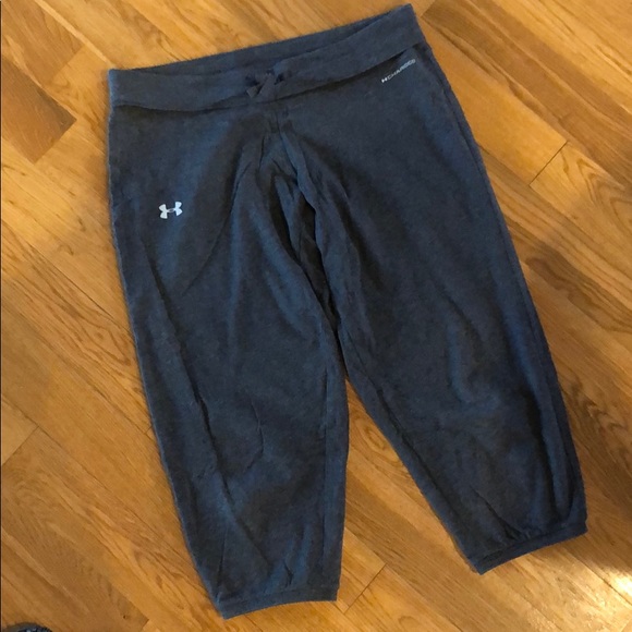 under armour cropped joggers